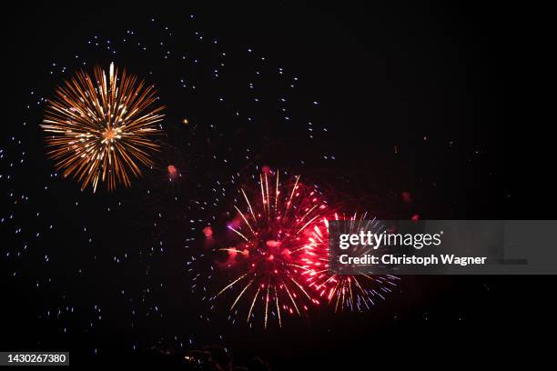 feuerwerk - feier - silvester - geburtstag - sieg - 花火 ストックフォトと画像