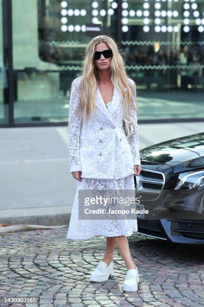 Laura Bailey attends the Chanel Womenswear Spring/Summer 2023 show as part of Paris Fashion Week on October 04, 2022 in Paris, France.