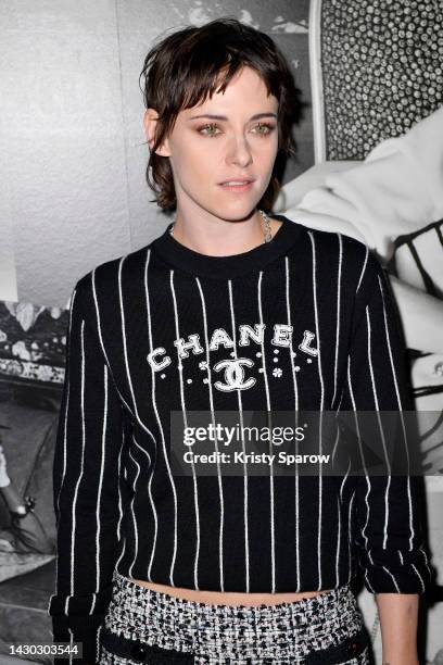 Kristen Stewart attends the Chanel Womenswear Spring/Summer 2023 show as part of Paris Fashion Week on October 04, 2022 in Paris, France.