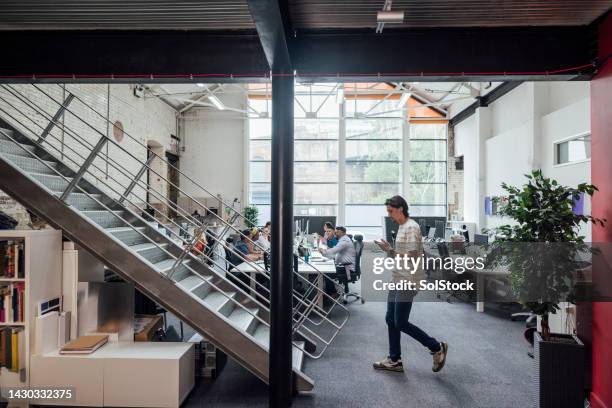 a modern office - plano geral imagens e fotografias de stock
