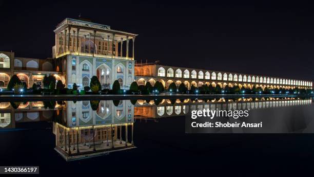 aali qapu palace at night, naqsh-i jahan square, isfahan, iran - esfahan stock pictures, royalty-free photos & images