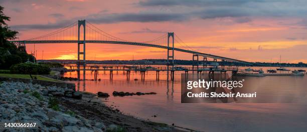sunrise over jamestown verrazzano bridge, jamestown, rhode island - torre de observação imagens e fotografias de stock