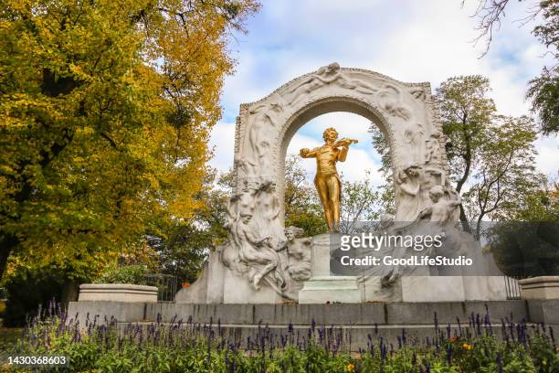 johann strauss monument in stadtpark in vienna - vienna austria stock pictures, royalty-free photos & images