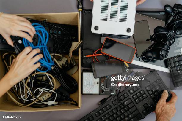 recycling electronic waste - obsolete technology stock pictures, royalty-free photos & images
