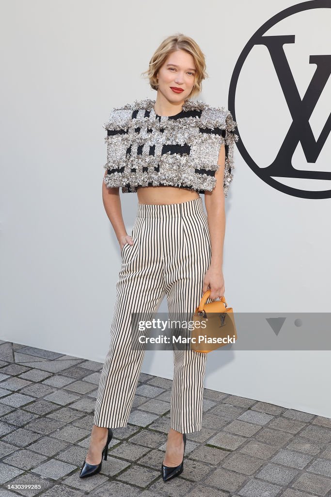Louis Vuitton : Photocall - Paris Fashion Week - Womenswear Spring/Summer 2023