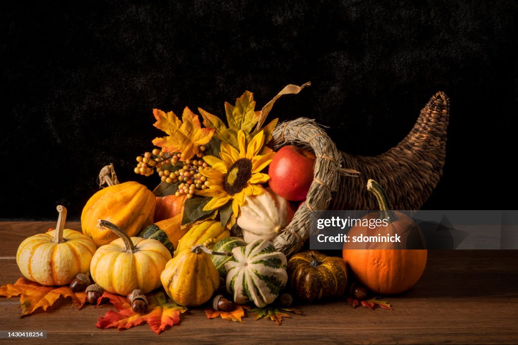 Cornucopia Table Setting for Thanksgiving