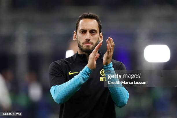 Hakan Calhanoglu of FC Internazionale acknowledges the fans prior to the UEFA Champions League group C match between FC Internazionale and FC...