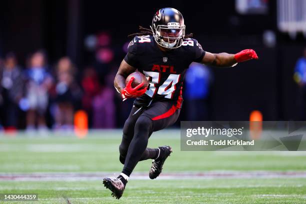 Cordarrelle Patterson of the Atlanta Falcons rushes during the first half against the Cleveland Browns at Mercedes-Benz Stadium on October 2, 2022 in...