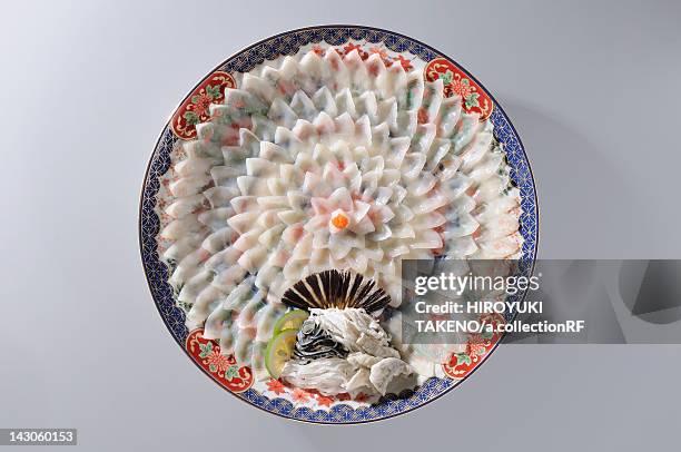 fugu (puffer fish) sashimi - フグ ストックフォトと画像