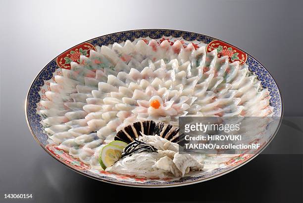 fugu (puffer fish) sashimi - フグ ストックフォトと画像