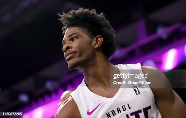 Scoot Henderson of G League Ignite reacts on from the bench after a teammate scored against Boulogne-Levallois Metropolitans 92 in the second quarter...