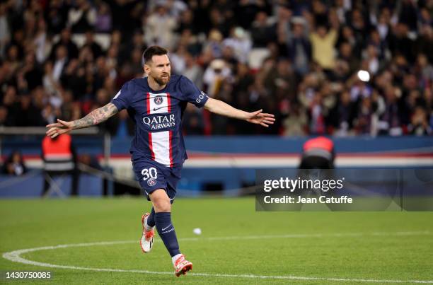 Lionel Messi of PSG celebrates his goal during the Ligue 1 match between Paris Saint-Germain and OGC Nice at Parc des Princes stadium on October 1,...