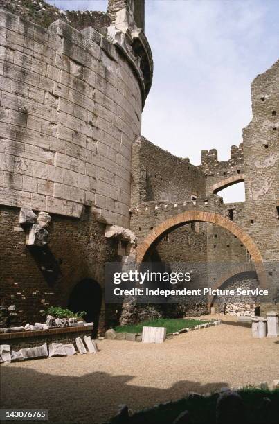 Metella 63 Tomb Of Caecilia Metella Stock Photos, High-Res Pictures, and Images ...