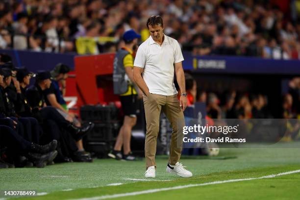 Julen Lopetegui, Head Coach of Sevilla FC looks dejected during the UEFA Champions League group G match between Sevilla FC and Borussia Dortmund at...