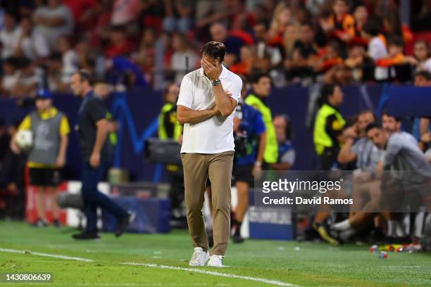 Julen Lopetegui, Head Coach of Sevilla FC looks dejected during the UEFA Champions League group G match between Sevilla FC and Borussia Dortmund at...