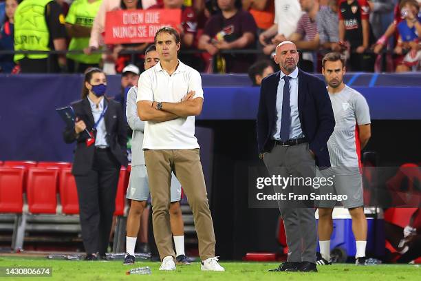 Julen Lopetegui, Head Coach of Sevilla FC looks dejected during the UEFA Champions League group G match between Sevilla FC and Borussia Dortmund at...