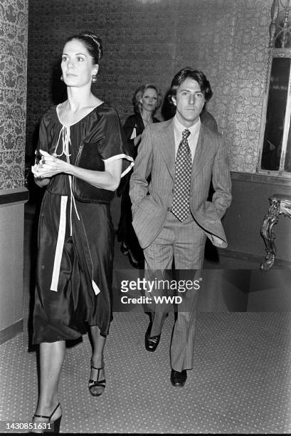 Anne Byrne and Dustin Hoffman attend a tribute to producer Robert Evans at the Americana Hotel in New York City on October 30, 1975.