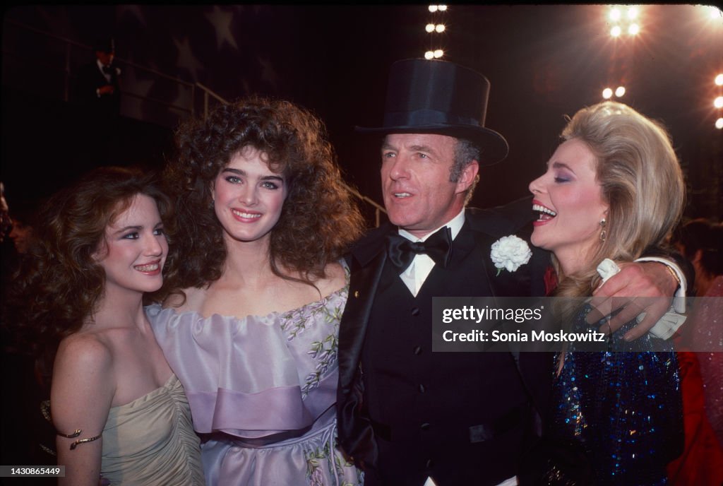 Gilbert, Shields, Caan, & Barnes At 'Night Of 100 Stars'