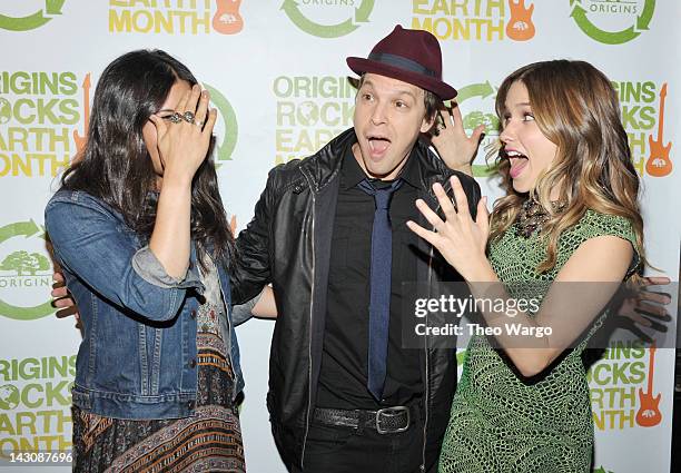 Singer-songwriters Vanessa Carlton and Gavin DeGraw pose with actress and Origins Rocks Earth Month host Sophia Bush at the third annual Origins...