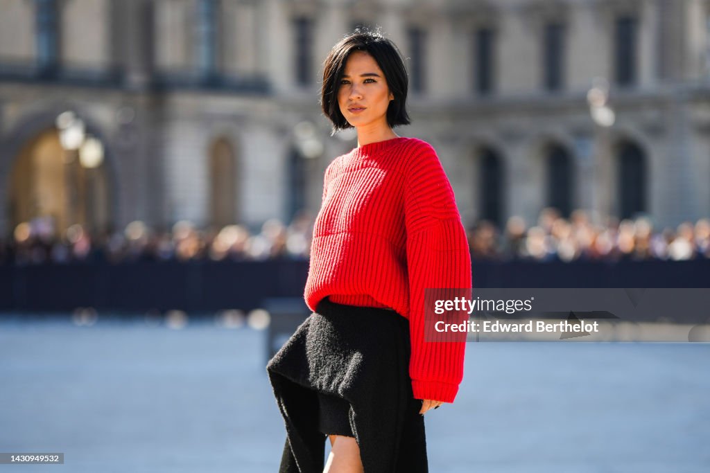Street Style - Paris Fashion Week - Womenswear Spring/Summer 2023 : Day Nine