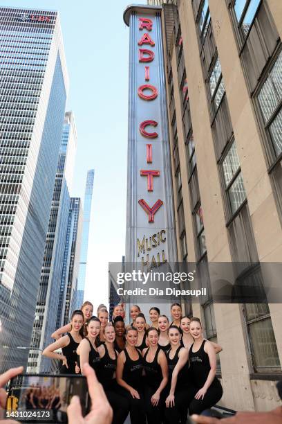 Ny Rockets Nyc Rockettes Photos and Premium High Res Pictures - Getty Images