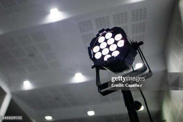 audiovisuel : matériel de pointe - audiovisual stock pictures, royalty-free photos & images