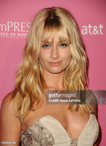 Melancholie oud tijger 72 Beth Behrs Hot Photos and Premium High Res Pictures - Getty Images