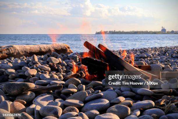 scenic view of sea against sky,oshawa,ontario,canada - oshawa stock-fotos und bilder