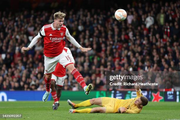 Rob Holding of Arsenal scores their team's second goal during the UEFA Europa League group A match between Arsenal FC and FK Bodo/Glimt at Emirates...