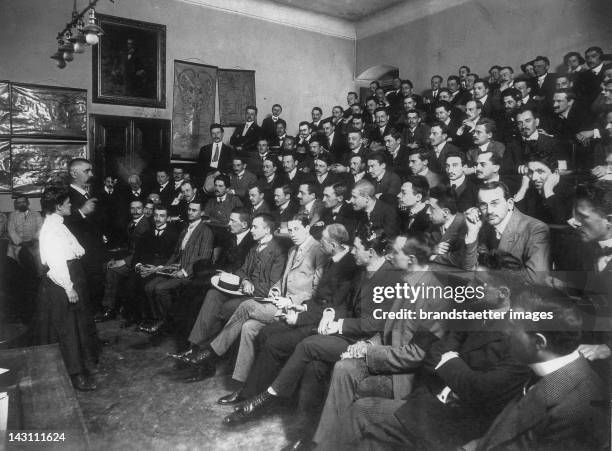 Auditorium filled with students at a lecture of Julius Wagner-Jauregg, physician and psychiatrist, who became fomous for his treatment of mental...