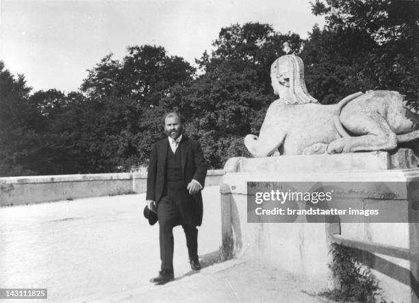 Austrian artist Gustav Klimt. Schoenbrunn. Vienna. Photograph. About 1910.