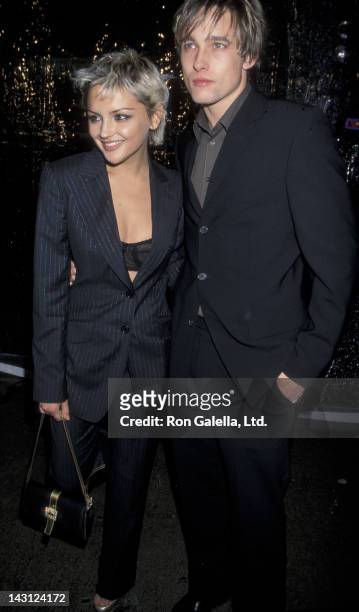 Rachael Leigh Cook and Jay Kenneth Johnson attend the world premiere of "Antitrust" on January 10, 2001 at Mann Bruin Theater in Westwood, California.