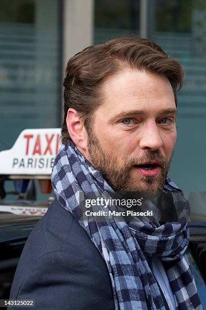 Actor Jason Priestley leaves the 'D'Chez eux' restaurant on April 19, 2012 in Paris, France.