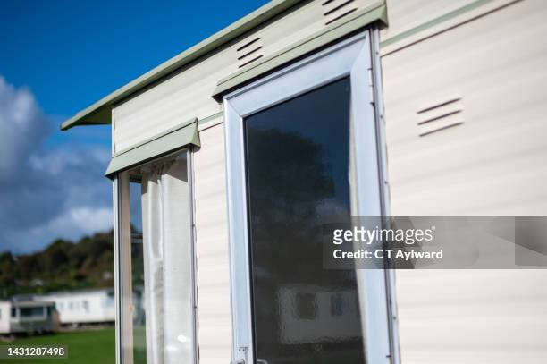 old caravan holiday home features - caravan uk stock pictures, royalty-free photos & images