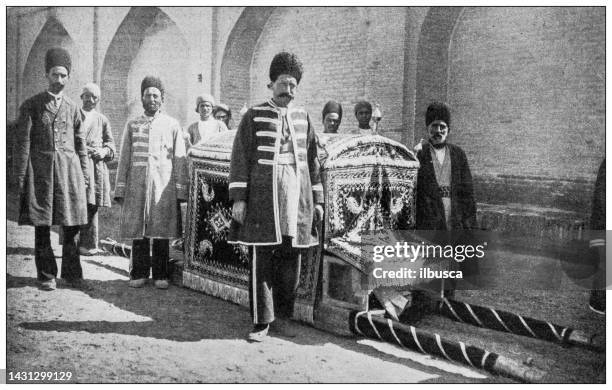 ilustraciones, imágenes clip art, dibujos animados e iconos de stock de imagen antigua: funerales de shah naser al-din shah qajar, teherán - funeral