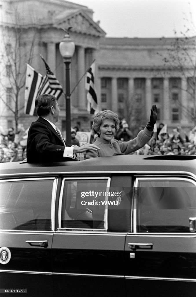 Donald Reegan Ronald Reagan and Nancy Reagan wave to onlookers duriing the 1981 ...