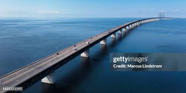 öresund-brücke - öresundsregionen stock-fotos und bilder