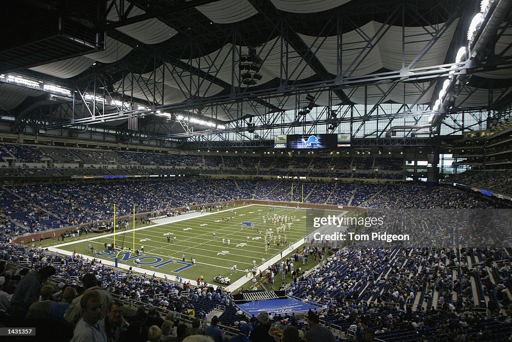 Green Bay Packers v Detroit Lions