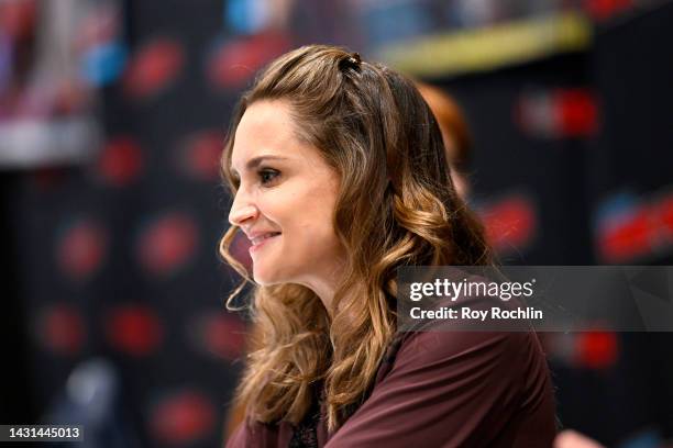 Rachael Leigh Cook speaks with fan during New York Comic Con 2022 on October 07, 2022 in New York City.