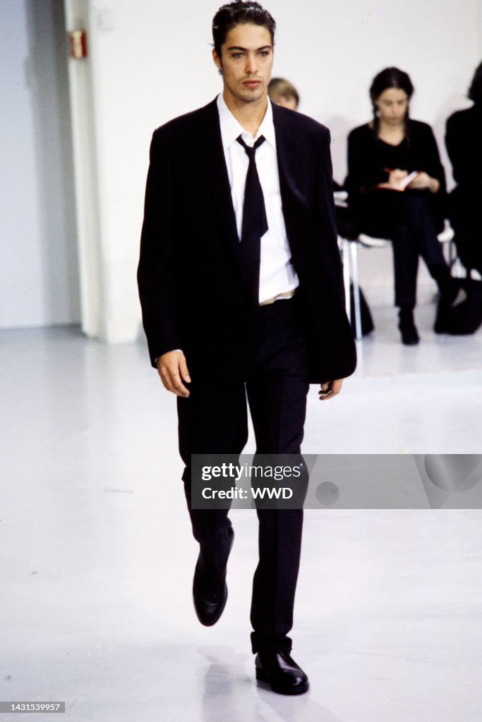 Helmut Lang Fall 1997 Ready to Wear Collection Coed Runway Show