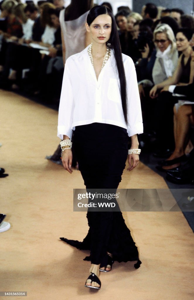 Chanel Spring 1999 Ready to Wear Runway Show News Photo - Getty Images
