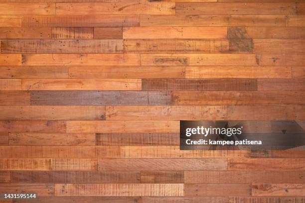 full frame shot of wooden planks pattern - houten vloer stockfoto's en -beelden