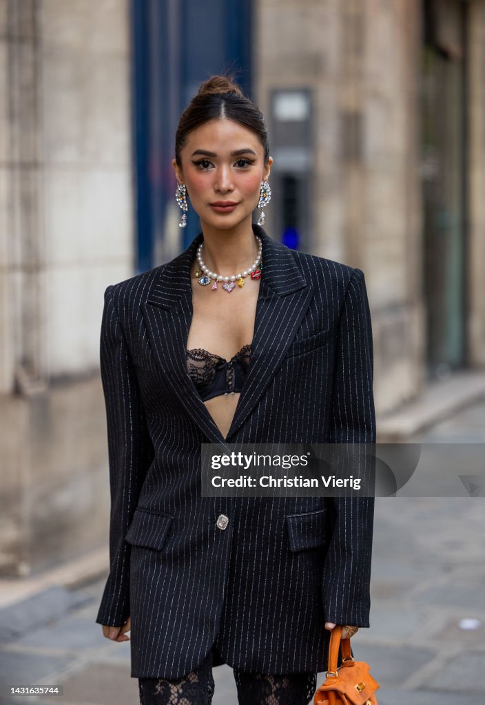 Street Style - Paris Fashion Week - Womenswear Spring/Summer 2023 : Day Five