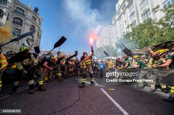 Firefighter Rally Firefighters Protest Photos and Premium High Res Pictures - Getty Images