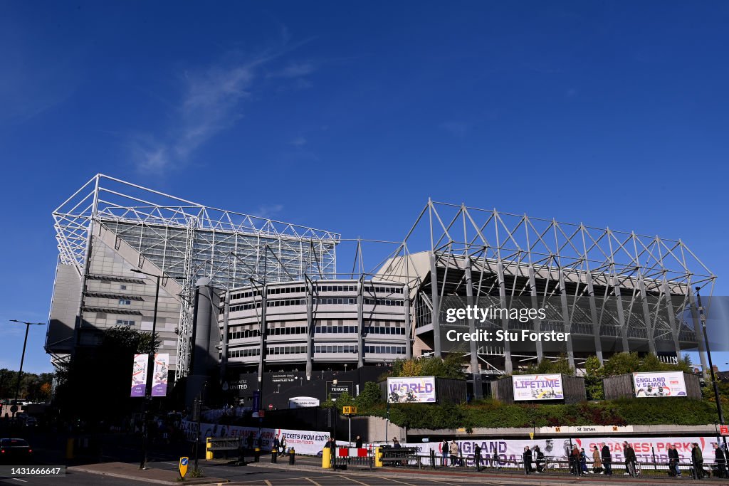 Newcastle United v Brentford FC - Premier League