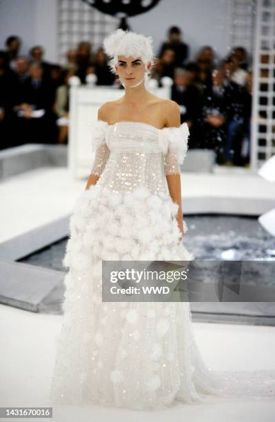 Chanel Spring 2005 Couture Runway Show