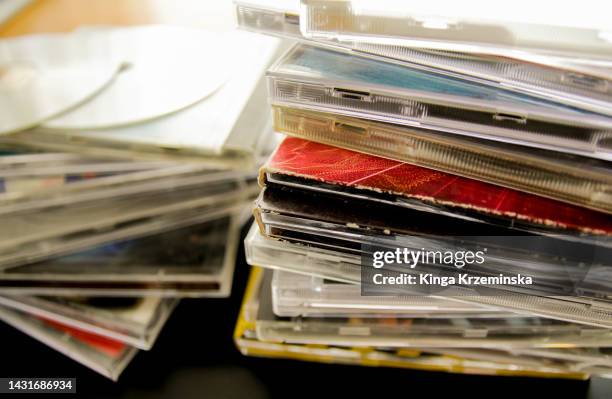 compact discs - cdケース ストックフォトと画像