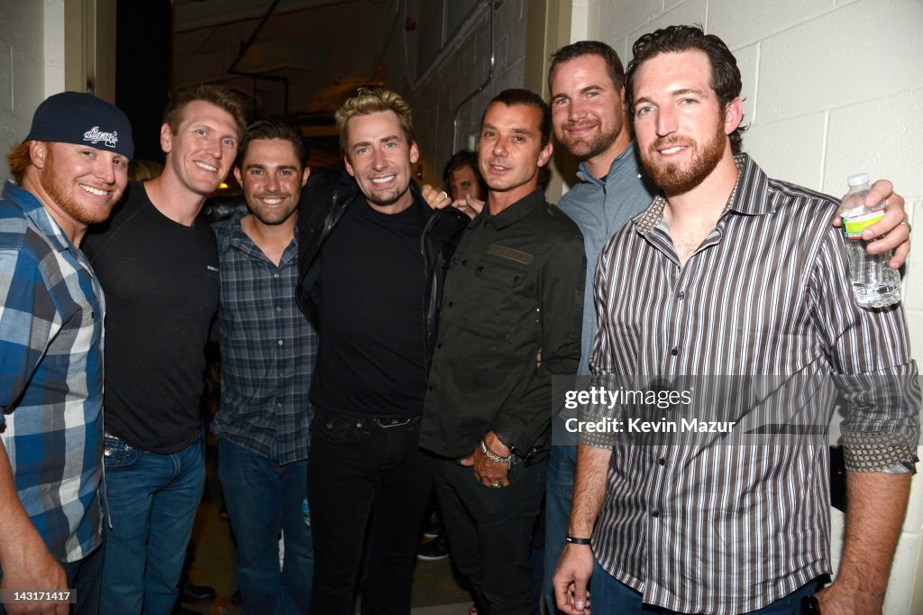 Nickelback With Bush In Concert