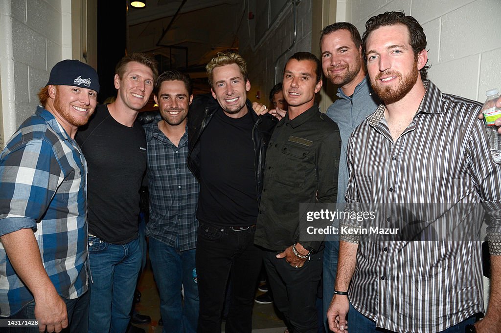 Nickelback With Bush In Concert