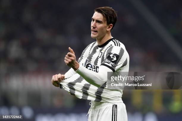 Dusan Vlahovic of Juventus reacts as they gesture to the Referee during the Serie A match between AC Milan and Juventus at Stadio Giuseppe Meazza on...